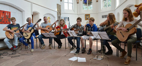 gitaarleerlingen geven concert
