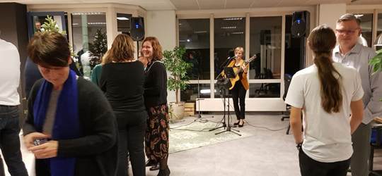 achtergrondmuziek bij borrel